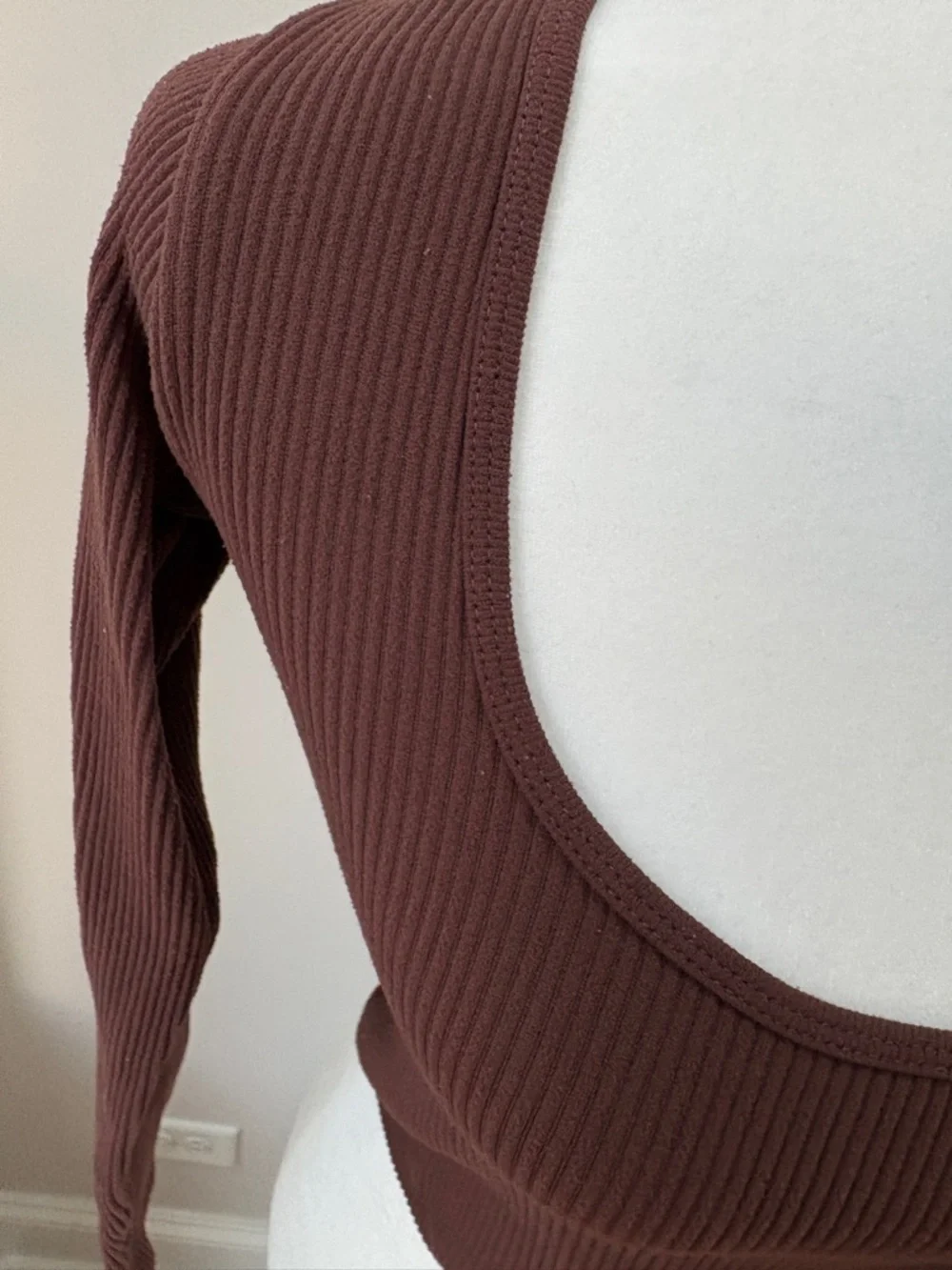 Zara Ribbed Scoop-Neck Long Sleeve Crop Top - Brown